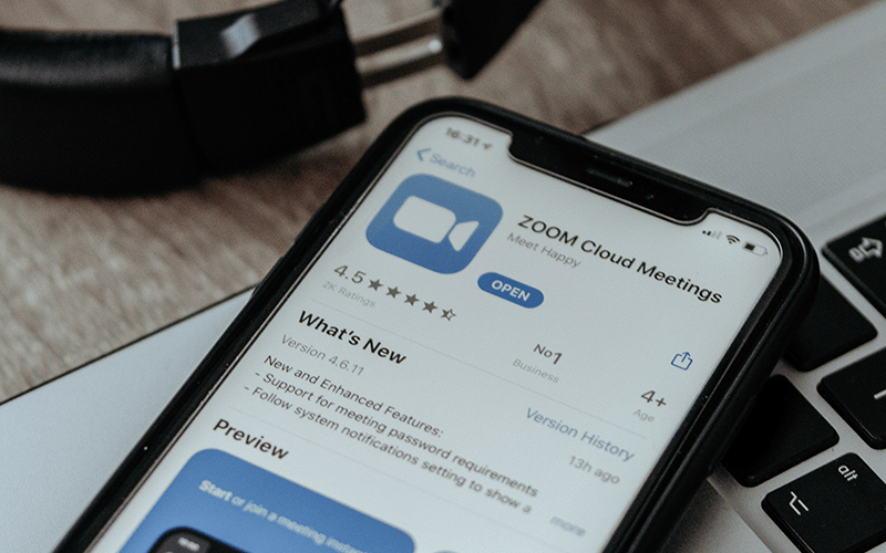 mobile phone with zoom app